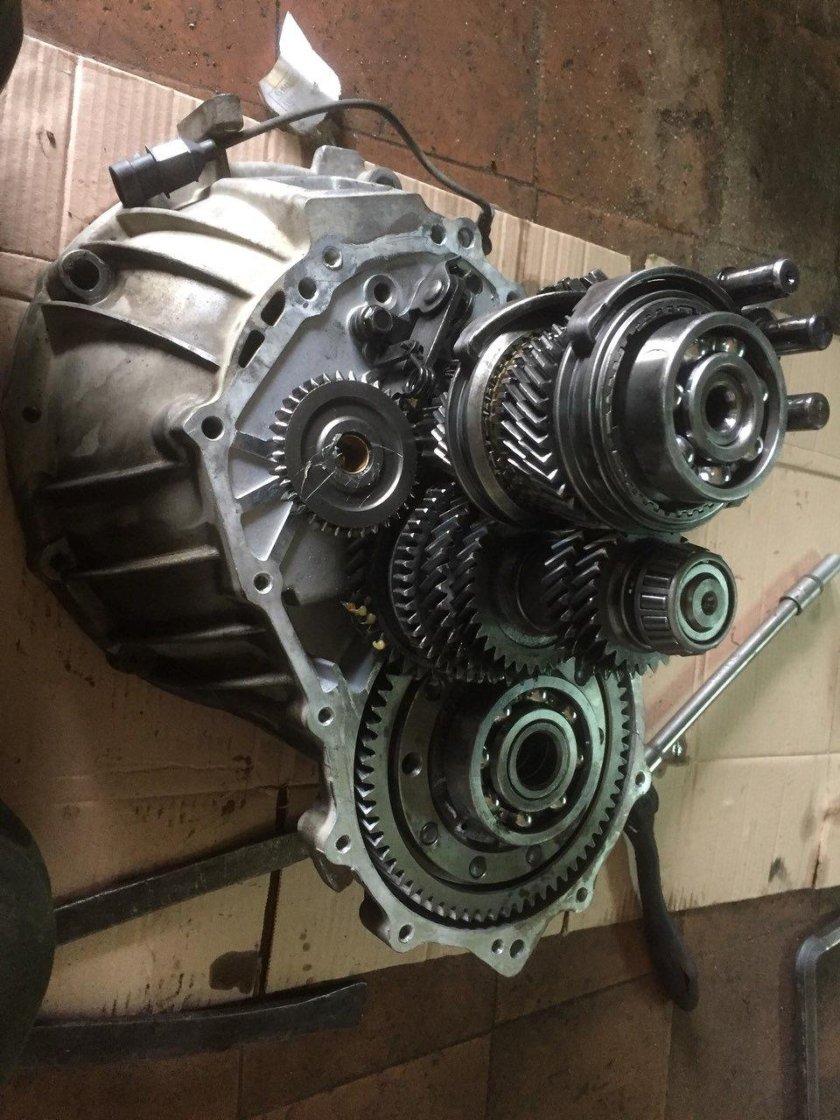 Коробка Geely MK Cross