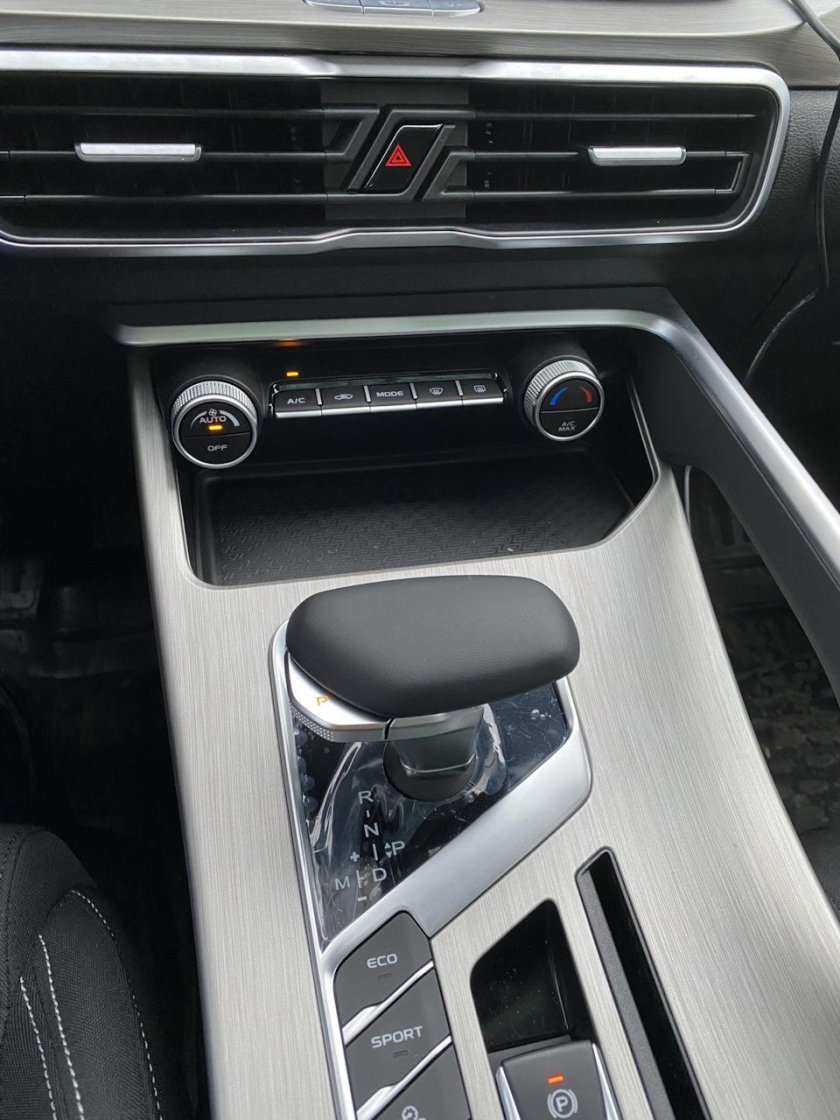 Geely Coolray селектор КПП