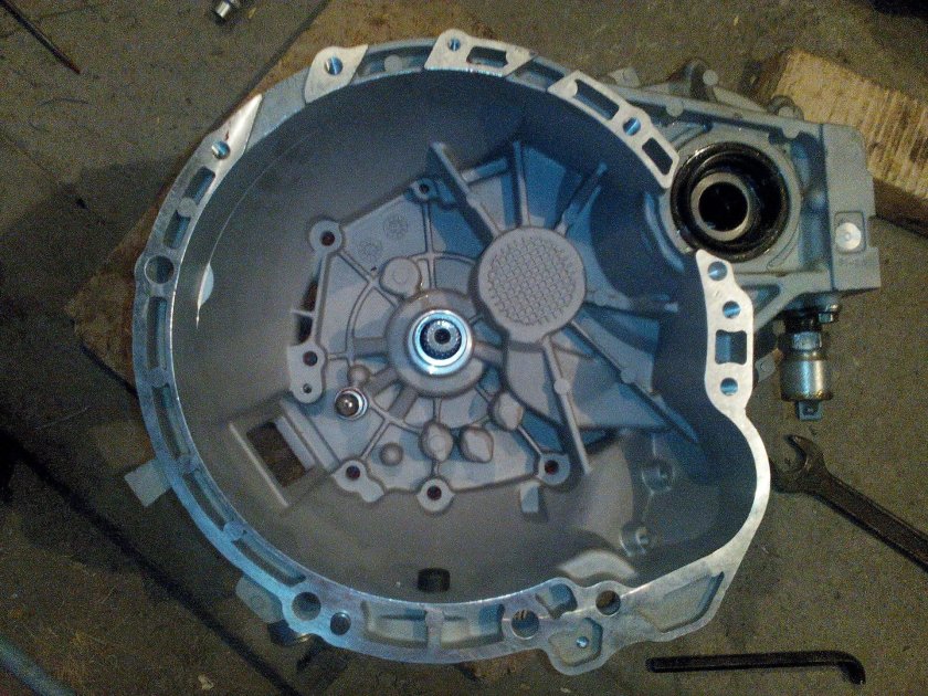 Картер сцепления Джили МК кросс