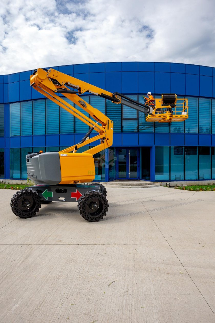 Коленчатый подъемник Haulotte ha16rtj Pro