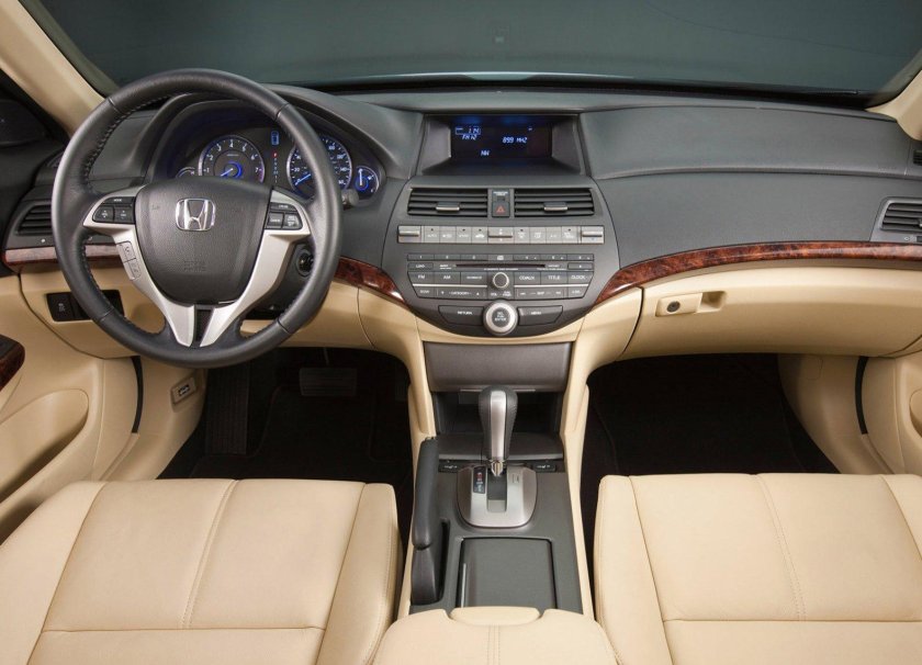 Honda Accord Crosstour 2010
