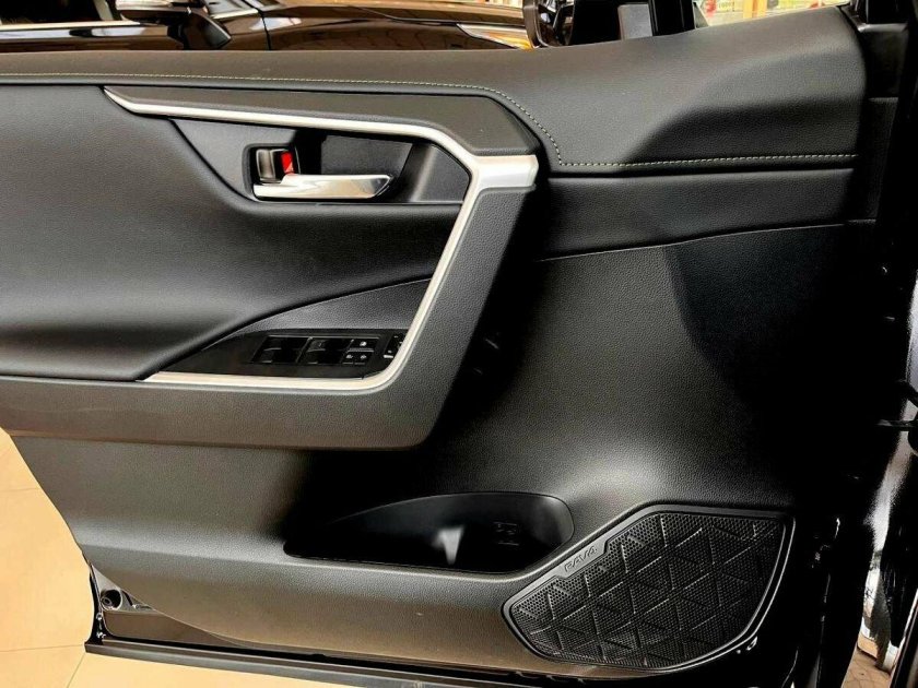 Вставки на двери Тойота фортунер