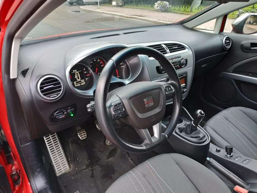 Сеат Леон салон 2008