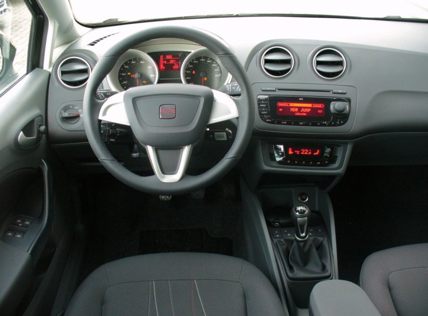 Seat Ibiza 6j салон