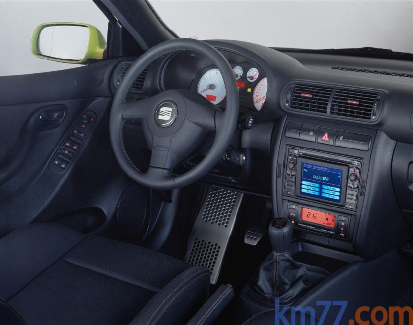 Сеат Леон 2001 салон