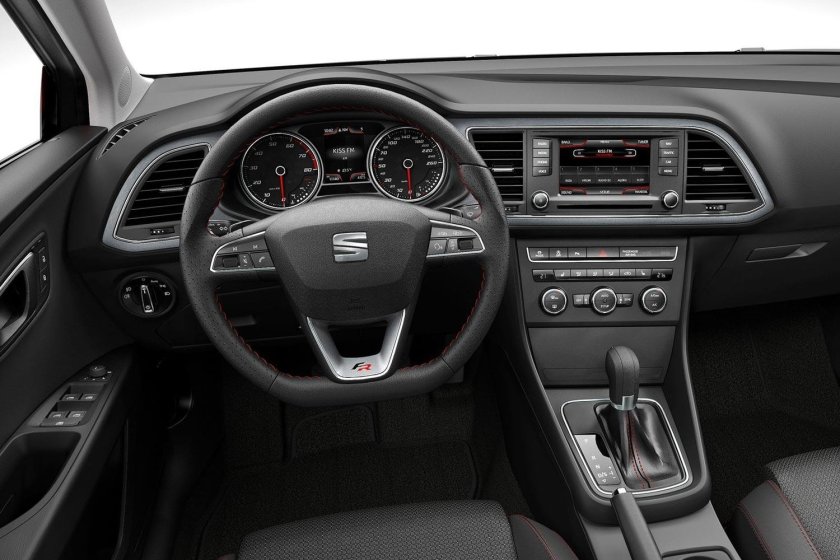 Seat Leon 2 интерьер