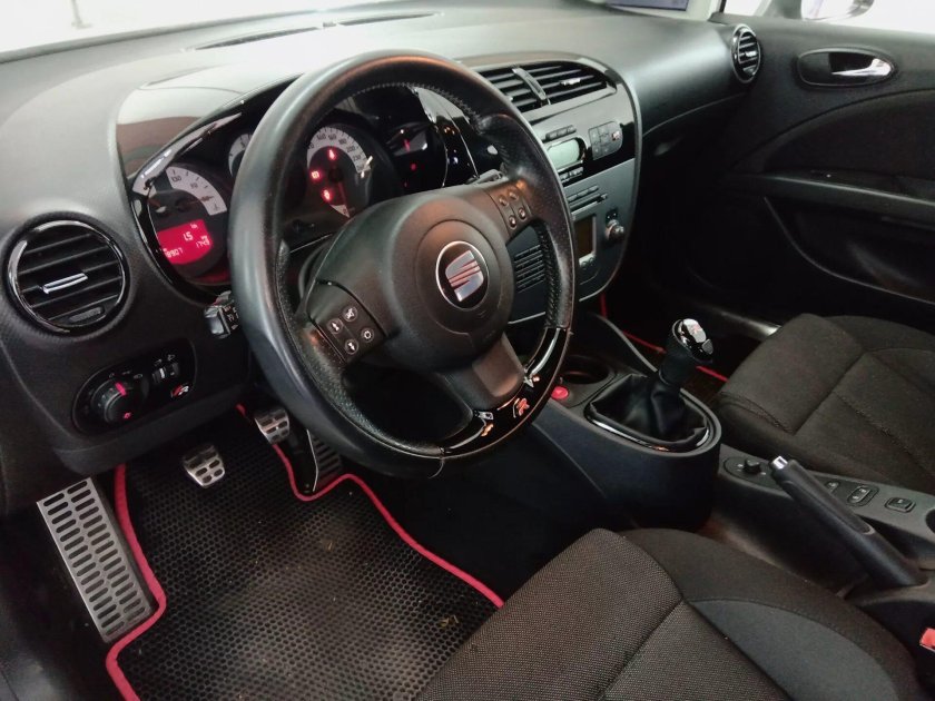 Сеат Леон 2 салон