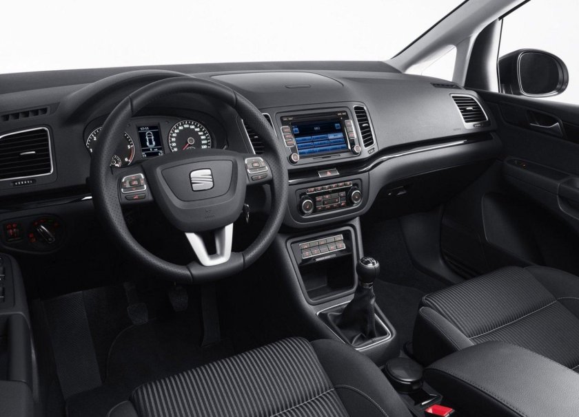 Seat Alhambra 2014 салон