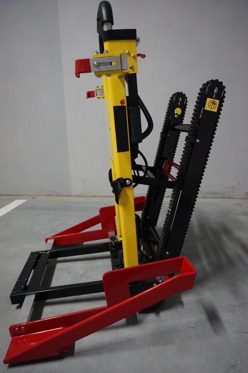 Гусеничный подъемник