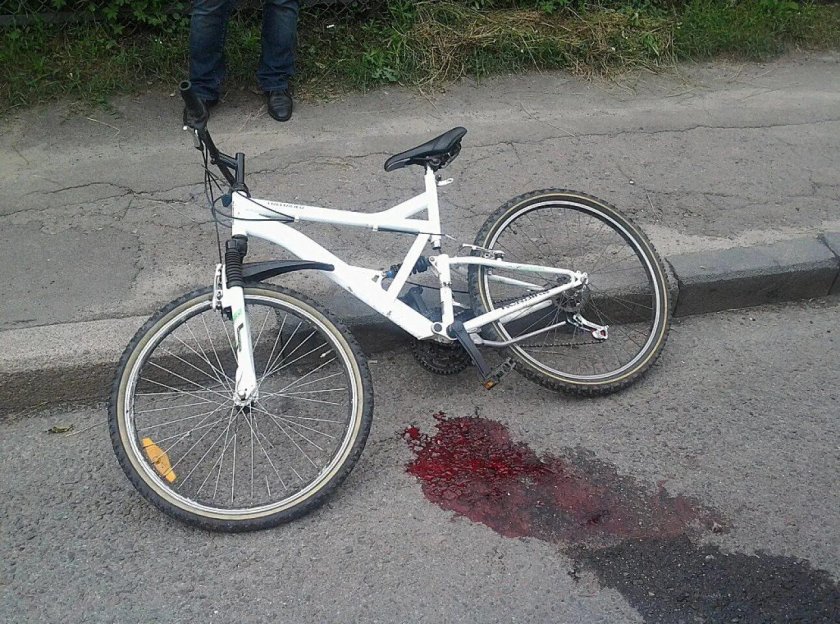 Поломанный велосипед