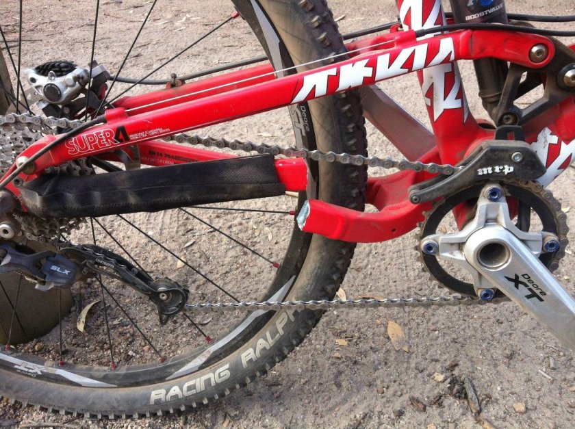 Сломанная велосипедная рама