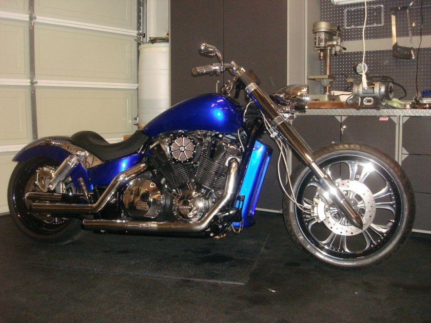 Боббер мото Honda VTX 1300