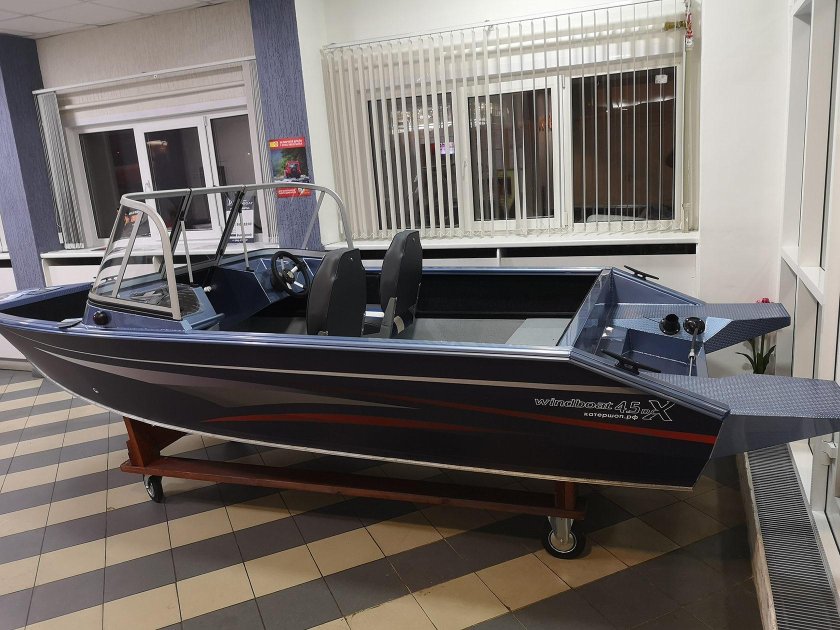 Лодка Windboat 45dcx