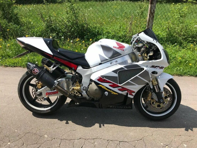 Honda VTR 1000 белый