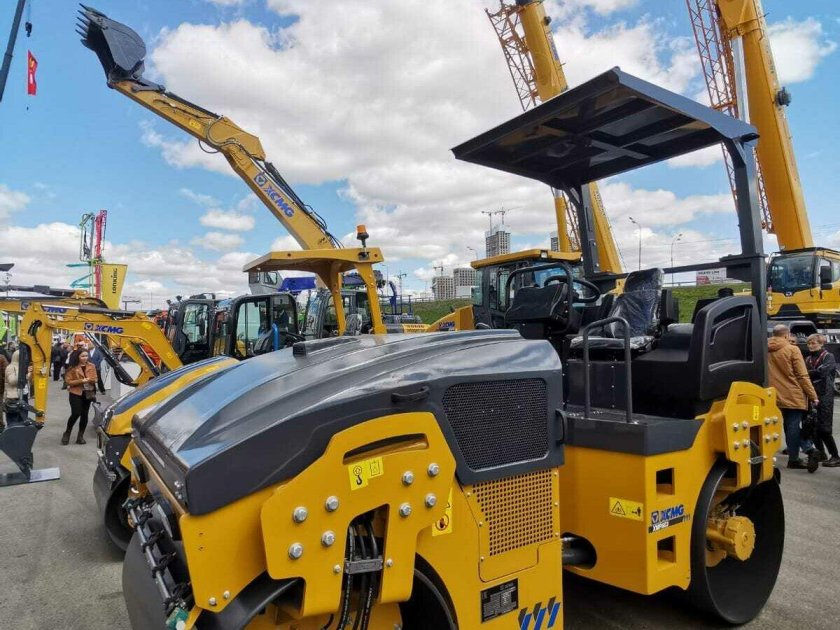 Каток XCMG xmr403
