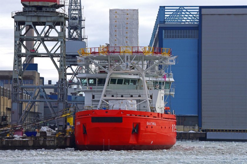 Асимметричный ледокол Балтика