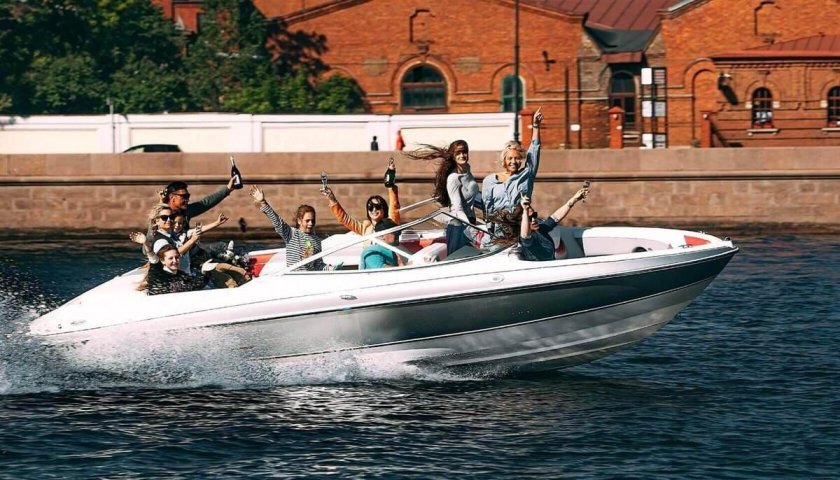 Катера Bayliner 225