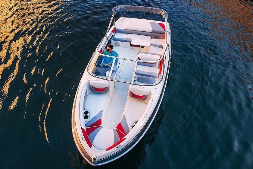 «Ласточка» — катер-амфибия