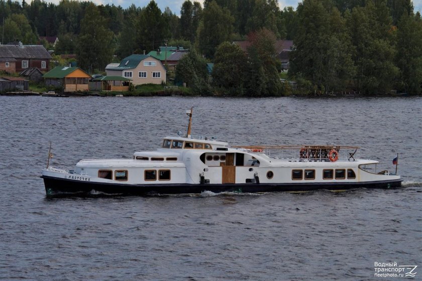 Теплоход Москвич проект 544