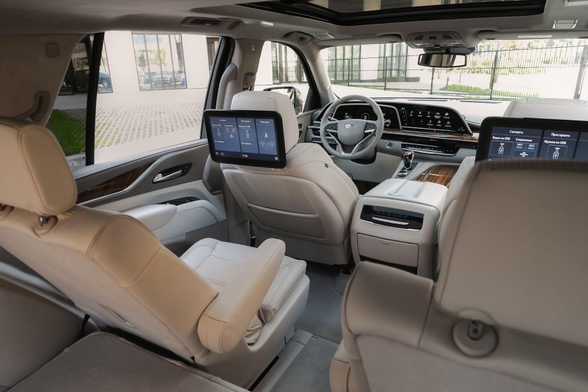 Кадиллак Эскалейд 2021 салон