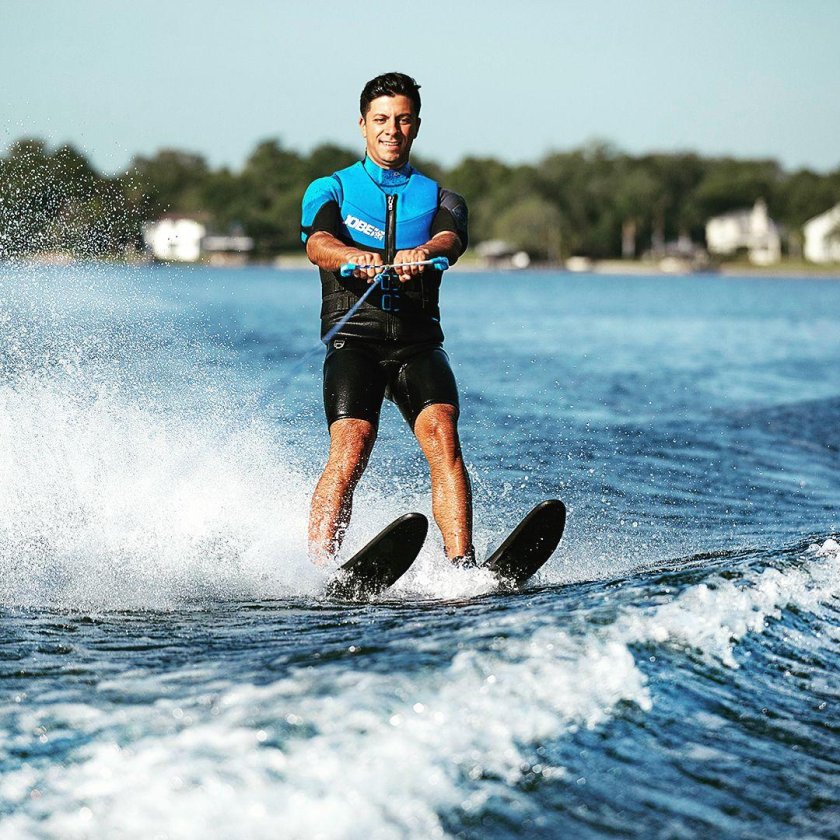 Доска для катания за катером