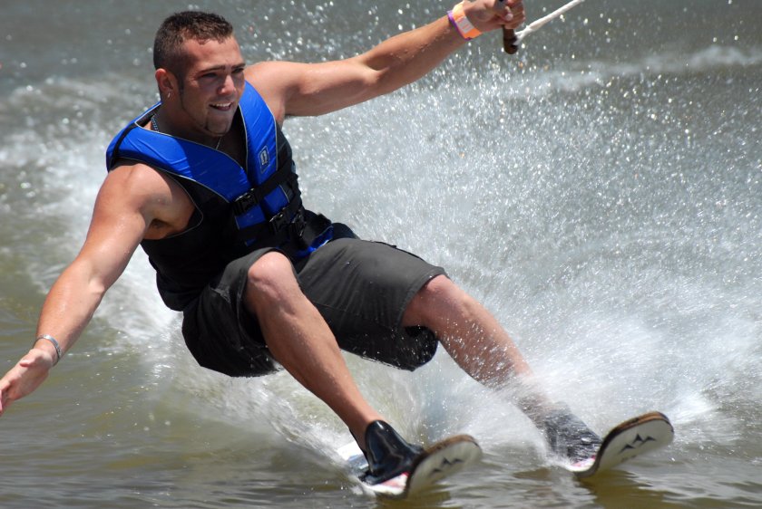 Водные лыжи