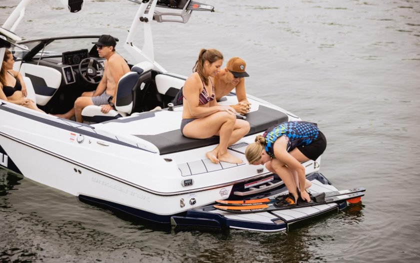 Катер для вейка