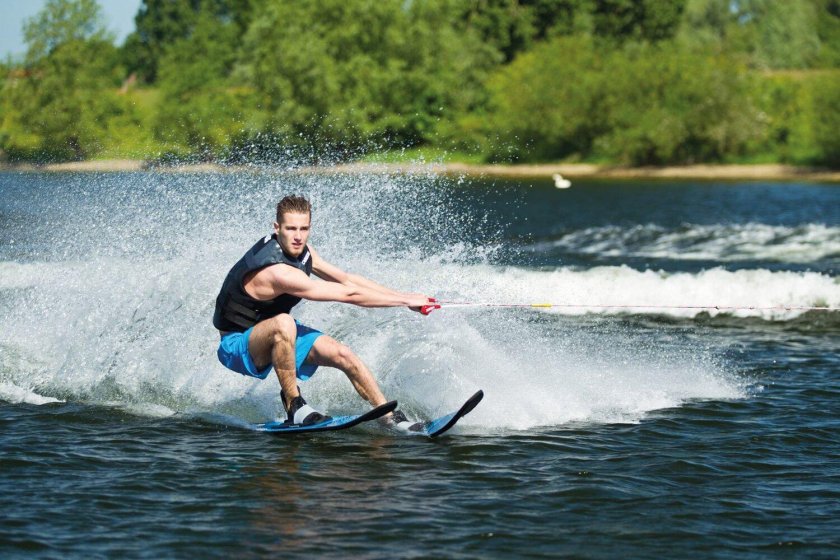 Водные лыжи