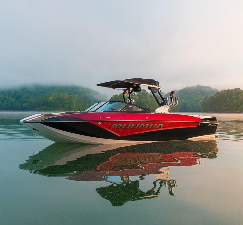 Катер Moomba