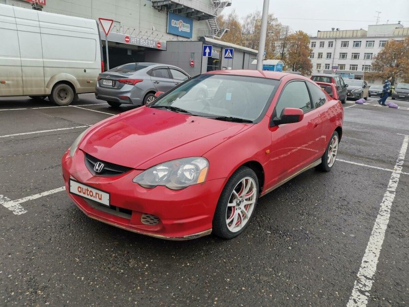 Красная Хонда купе