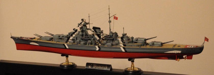 Сборная модель Моделист линкор "бисмарк" (135029) 1:350