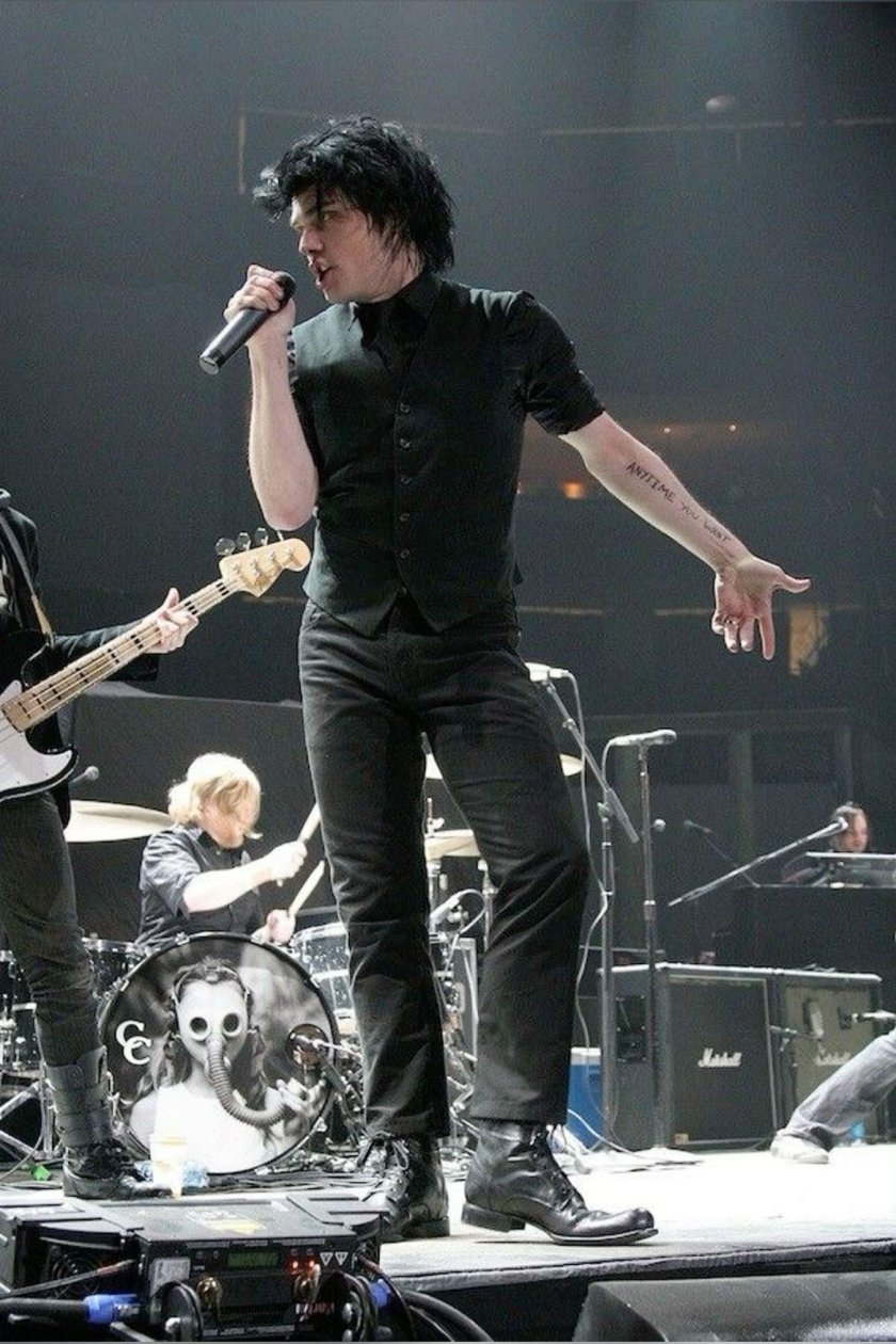 Фрэнк Айеро Блэк парад