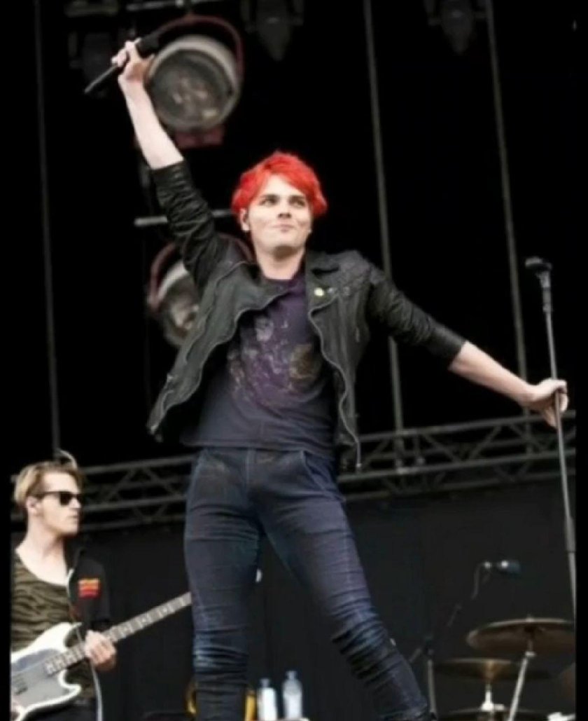 Джерард Уэй в полный рост