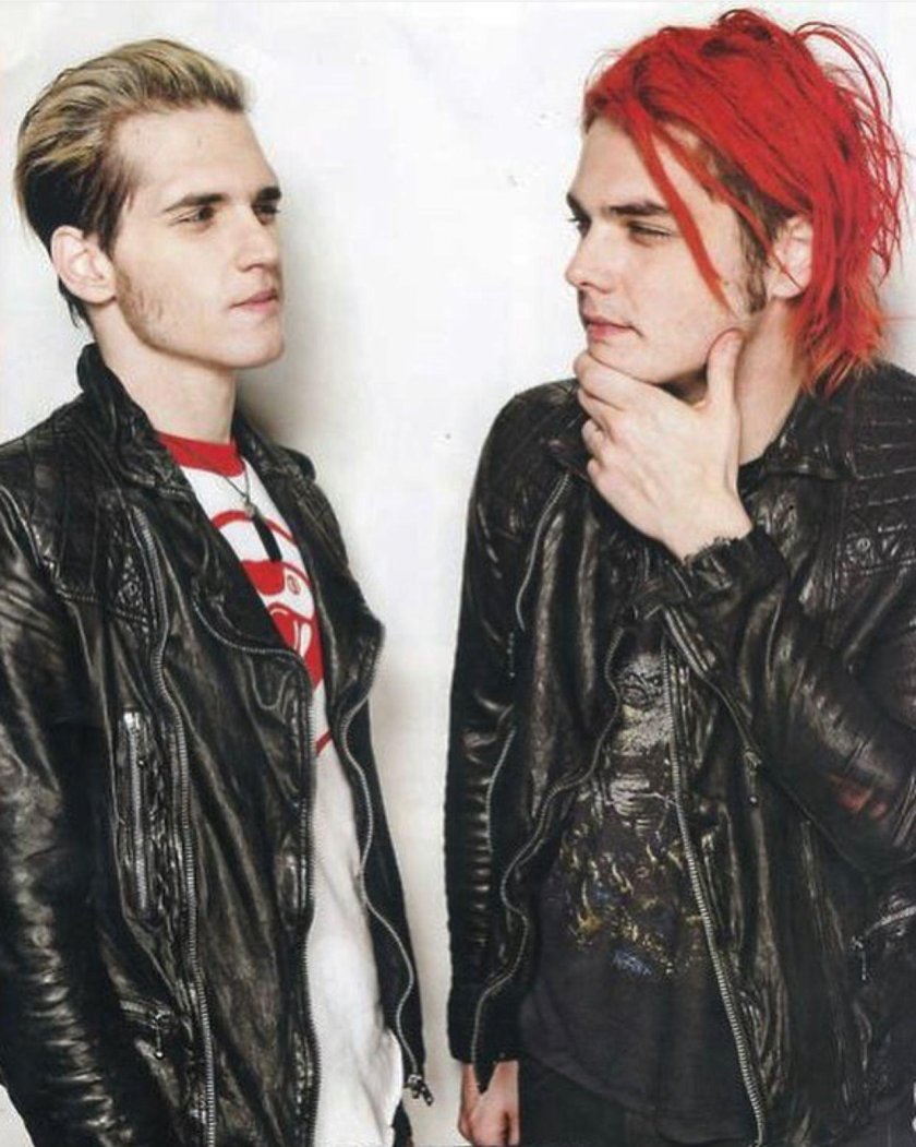 Джерард Уэй и майки Уэй