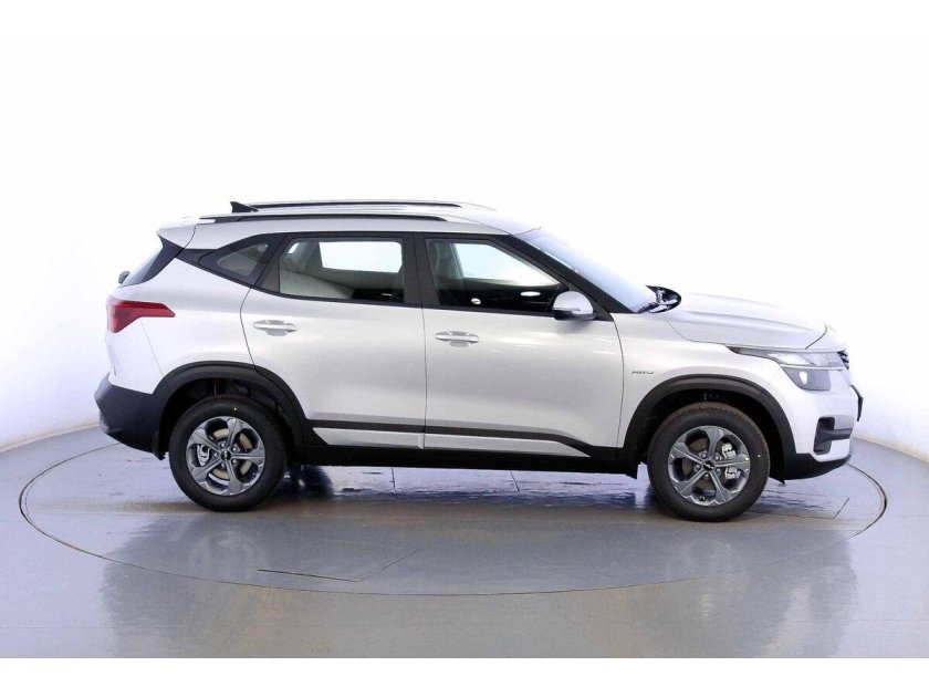 Kia Seltos Style белый с черным верхом