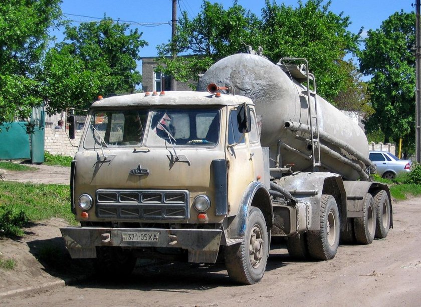 МАЗ 500 молоковоз