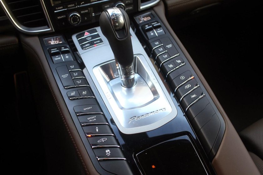 Селектор трансмиссии Porsche Panamera