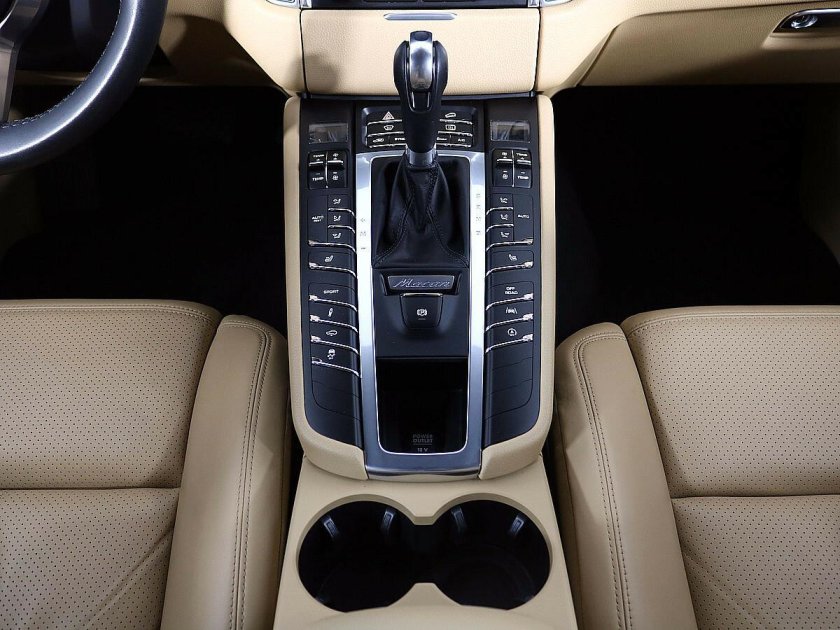 Porsche Macan селектор