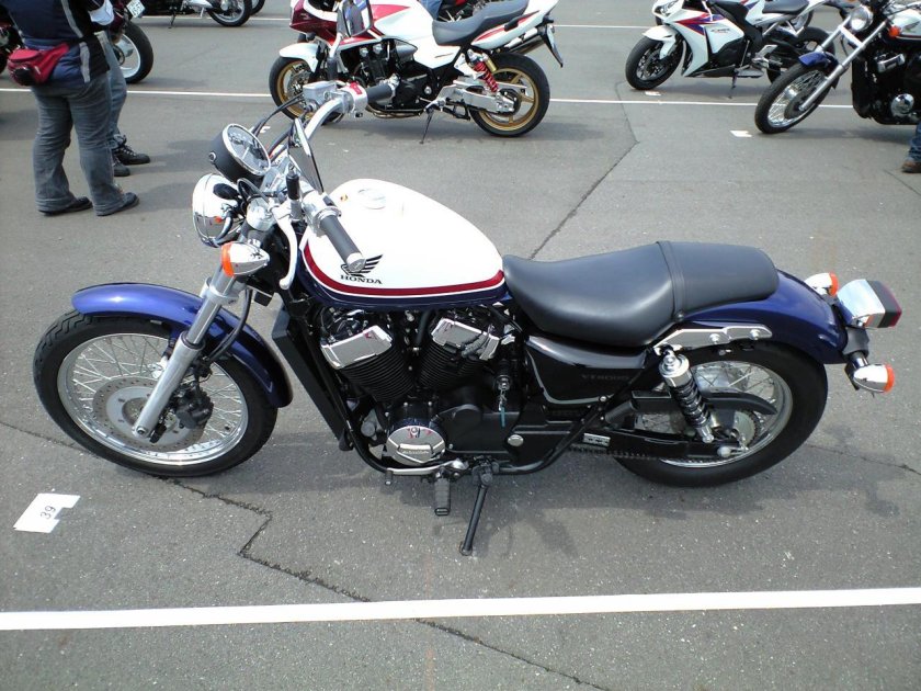 Honda vt400s