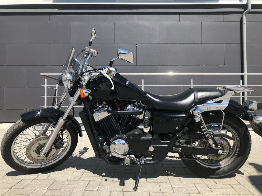 Хонда vt400s