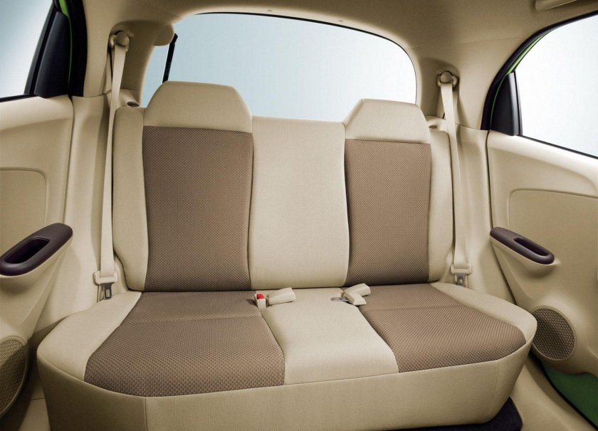 Honda Brio салон