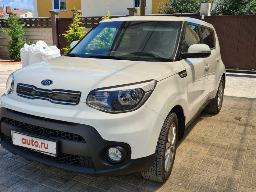 Белый Киа соул 2018 на Калужских номерах