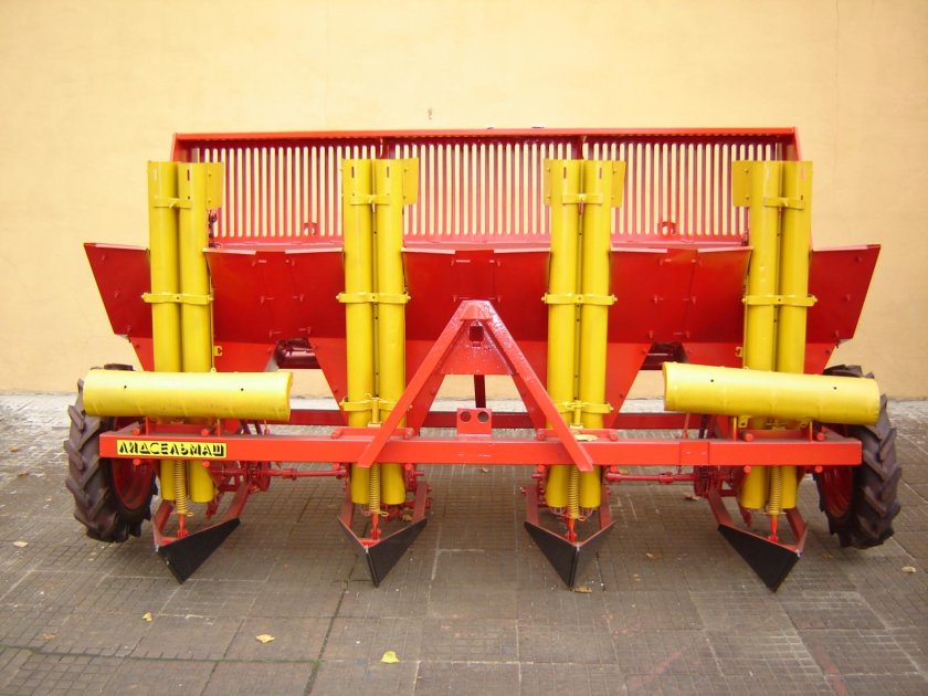 Картофелесажалка 4-х рядная навесная л-202