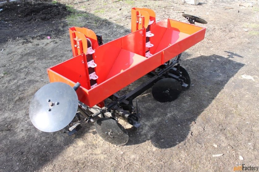 Картофелесажалка КС-2мт