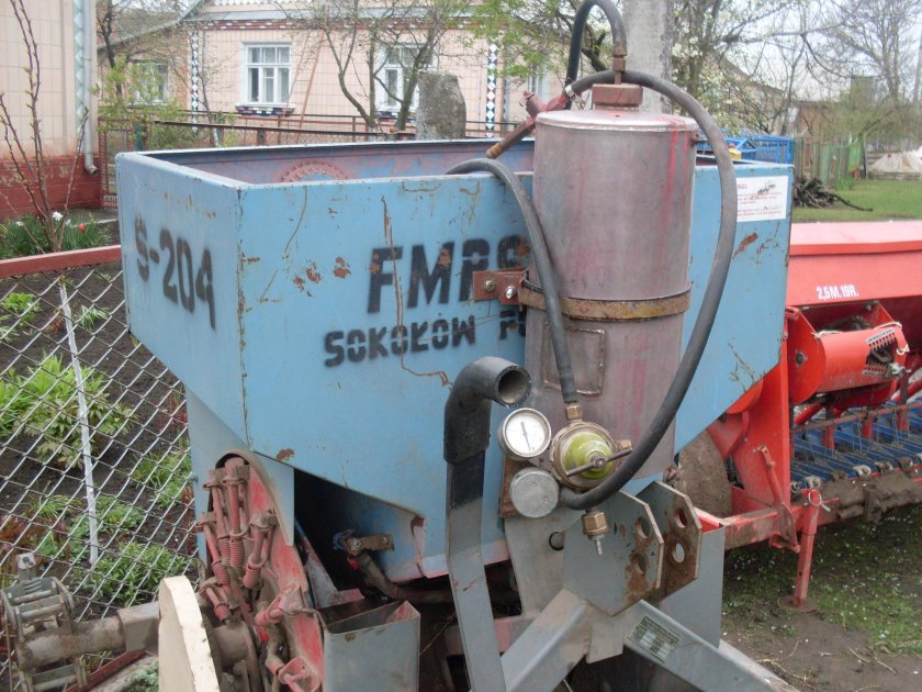 Лидсельмаш картофелесажалка л 201