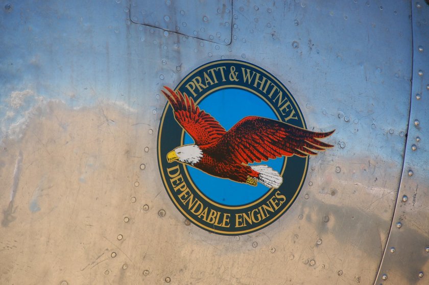 Пратт и Уитни логотип
