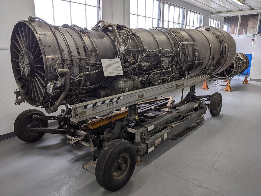Pratt &amp; Whitney f100