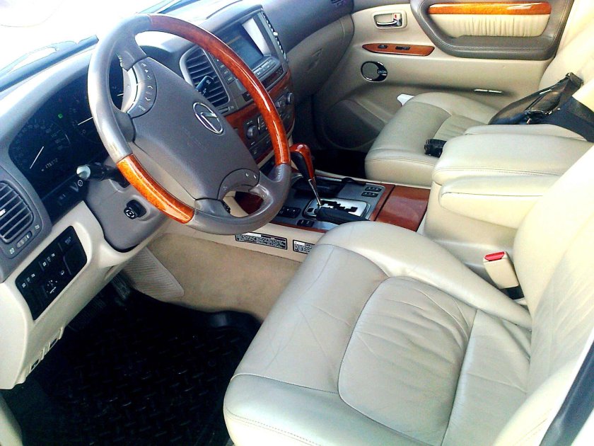 Лексус ЛХ 470