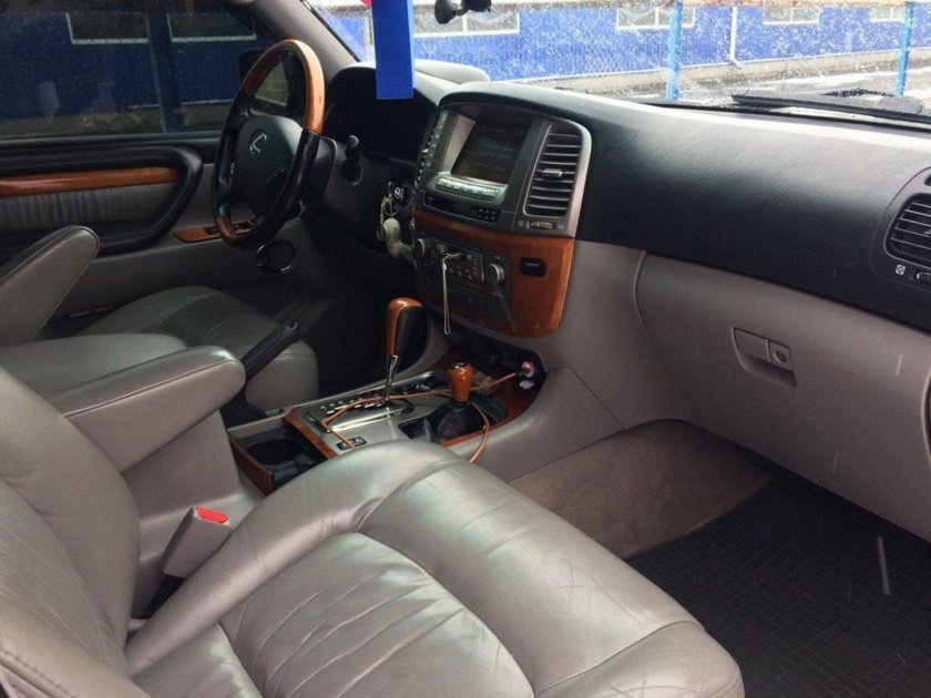 Лексус ЛХ 470 2004