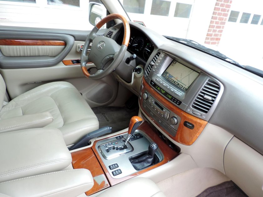 Лексус ЛХ 470